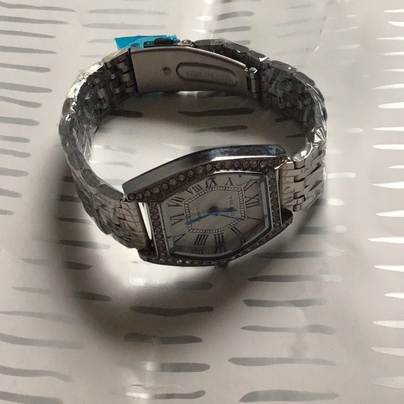 Watch - Picture 2 of 3